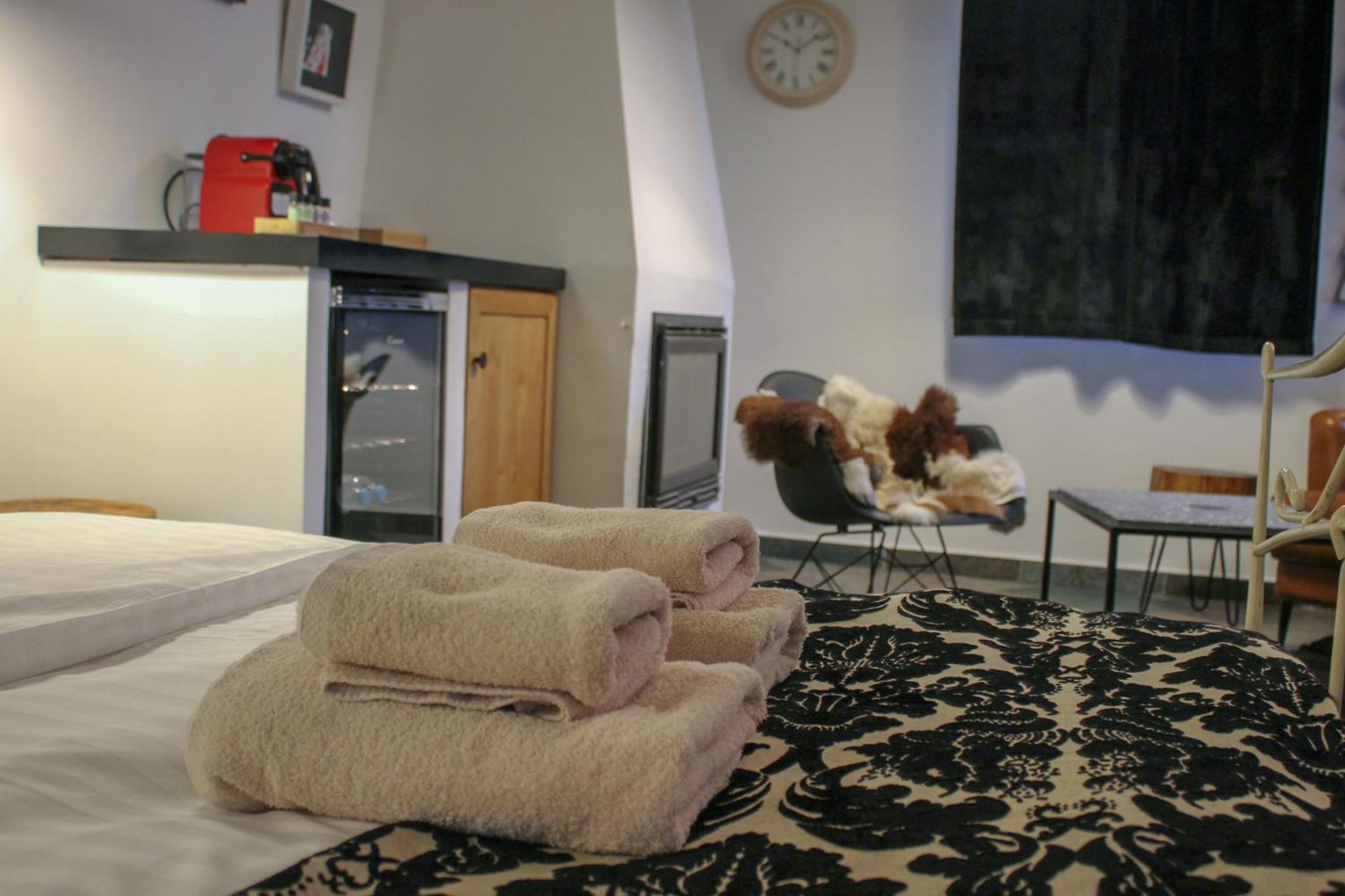 Oikies Art Rooms Ángistron Dış mekan fotoğraf