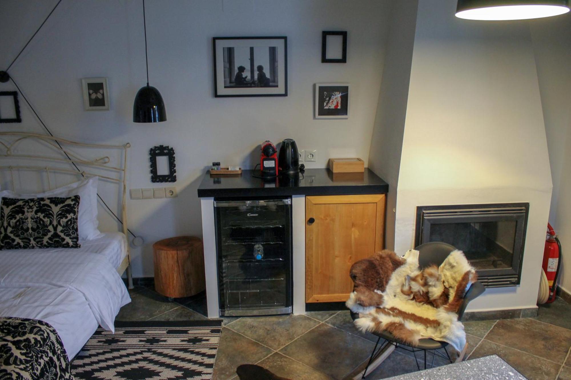 Oikies Art Rooms Ángistron Dış mekan fotoğraf